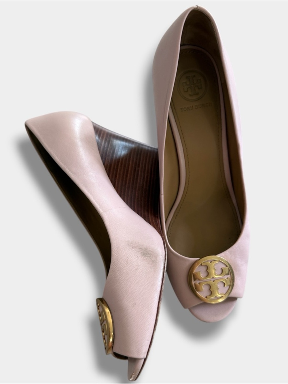 Tory Burch Pink Peep Toe Wedge Heels Gold Logo Medallion Size 8.5M - Picture 6 of 8